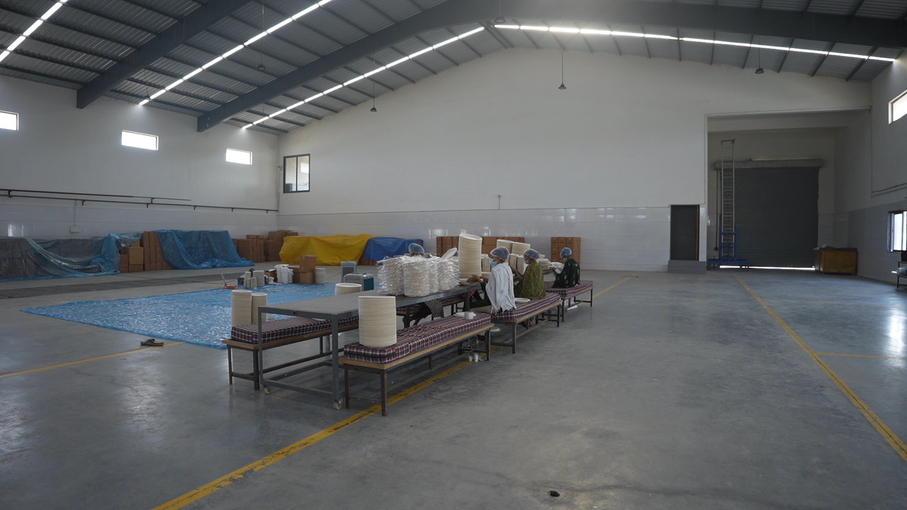 Bagasse plate manufacturing